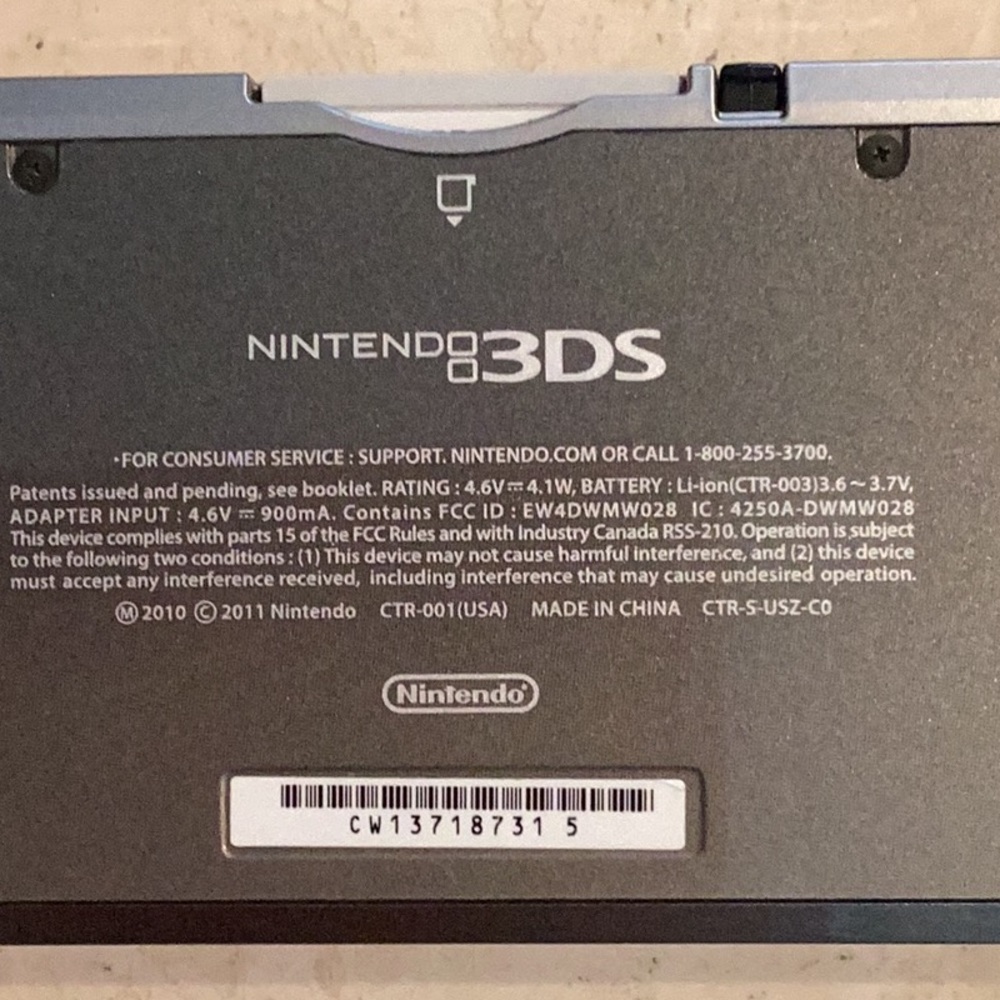 Nintendo 3DS Console & Charger Handheld System Black - Picture 10 of 13
